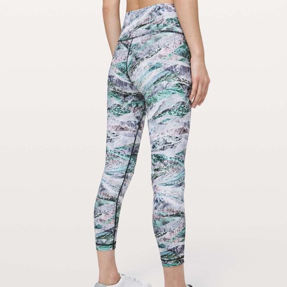 Size 4 Lululemon Wunder Under High-Rise Tight 25" - Picture 7 of 8